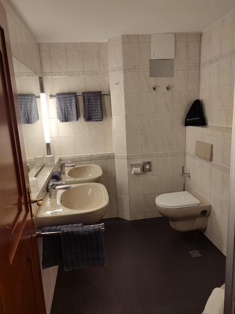 oscars hotel 1415