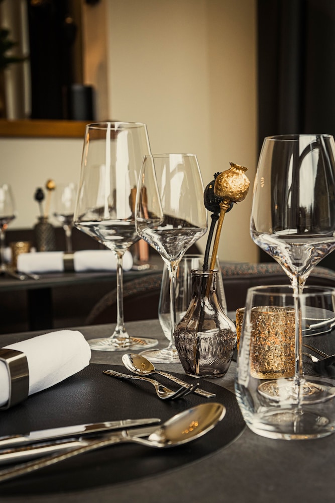 oscars hotel 1415