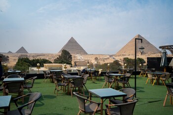 Shadow Pyramids View Inn,Giza>>Cairo,4 star