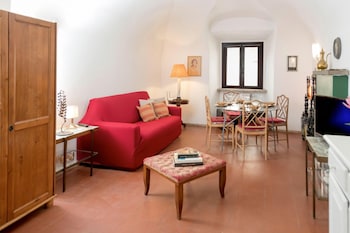 diana in roma with 1 bedrooms and 1 bathrooms