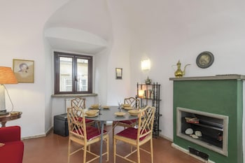 diana in roma with 1 bedrooms and 1 bathrooms