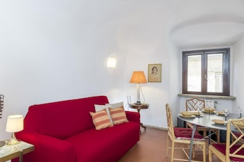 diana in roma with 1 bedrooms and 1 bathrooms
