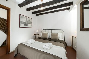 diana in roma with 1 bedrooms and 1 bathrooms