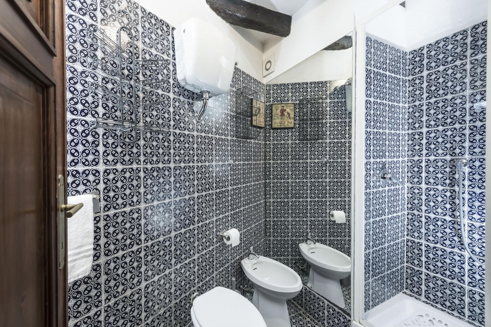 diana in roma with 1 bedrooms and 1 bathrooms