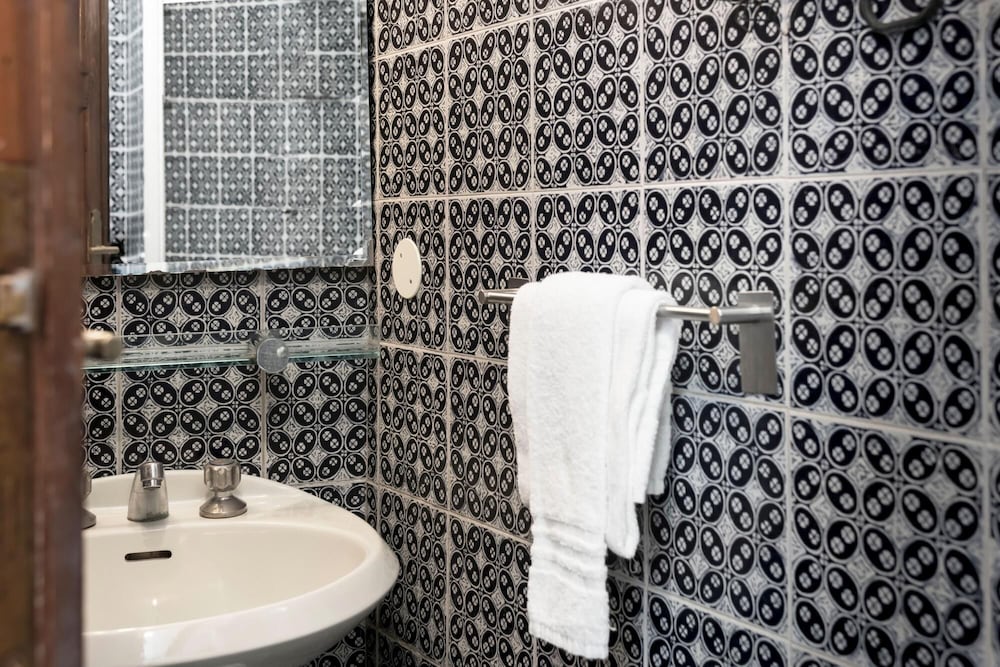 diana in roma with 1 bedrooms and 1 bathrooms