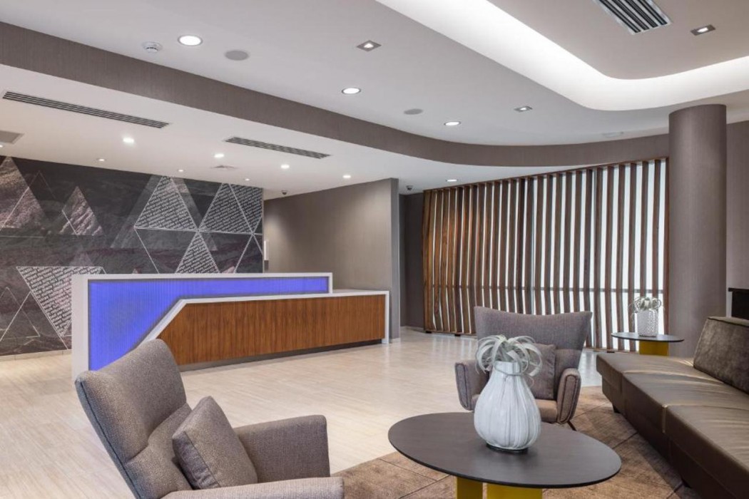 springhill suites tucson at the bridges