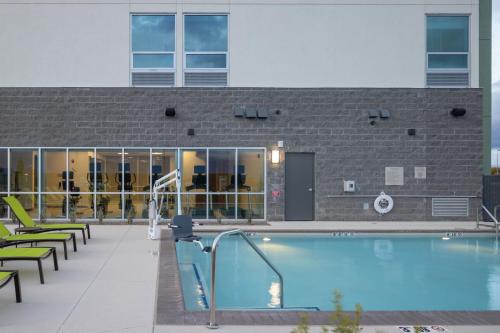 springhill suites tucson at the bridges