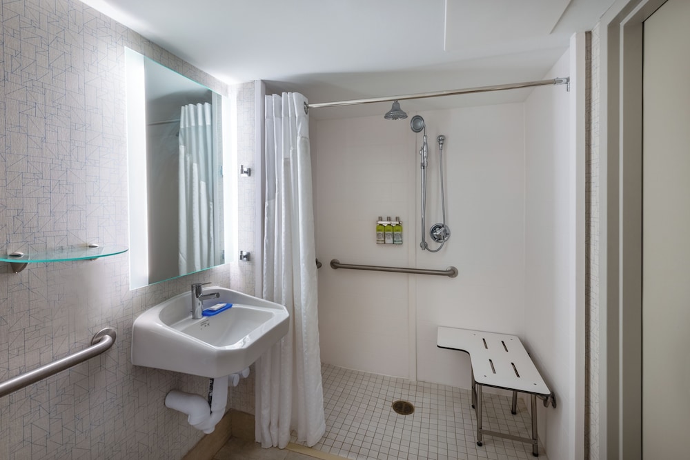 holiday inn express state college at williamsburg square by ihg
