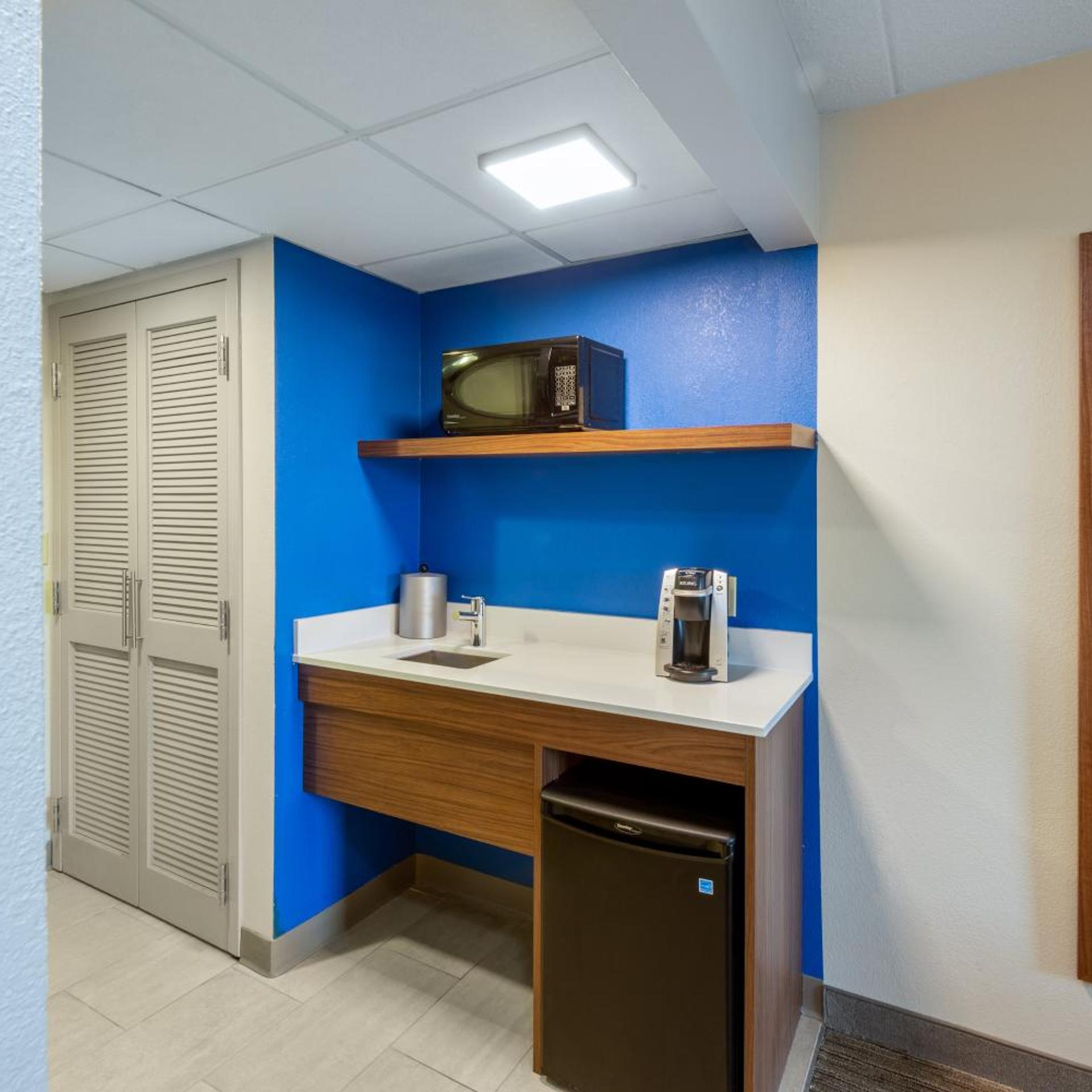 holiday inn express state college at williamsburg square by ihg