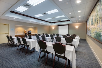 holiday inn express state college at williamsburg square by ihg