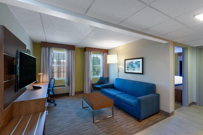 holiday inn express state college at williamsburg square by ihg