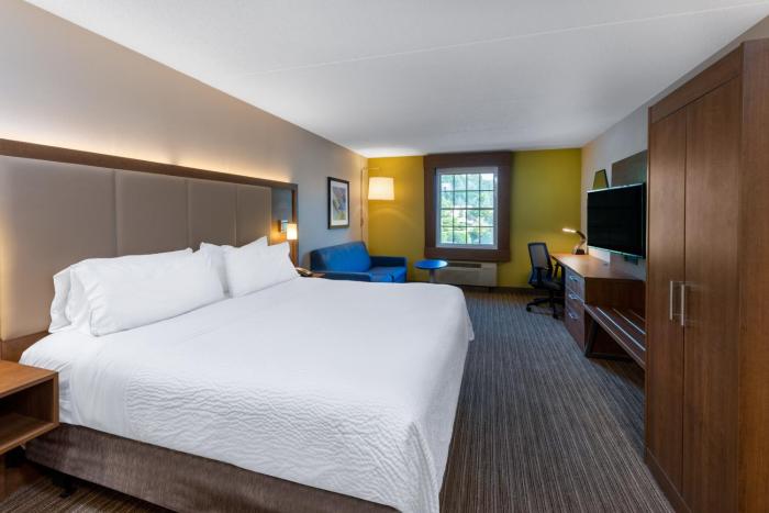holiday inn express state college at williamsburg square by ihg