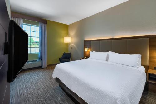 holiday inn express state college at williamsburg square by ihg