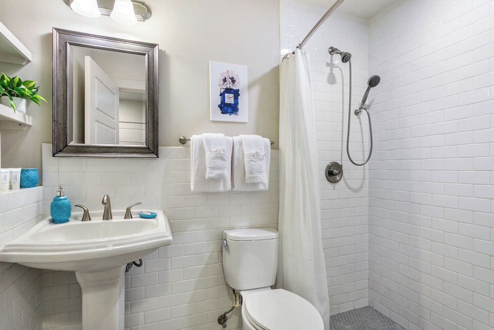 magnificent condo near bourbon street