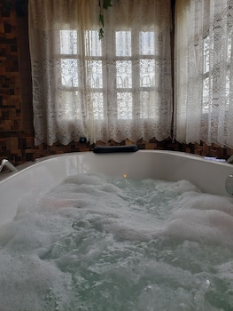 pousada groms village