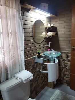 pousada groms village