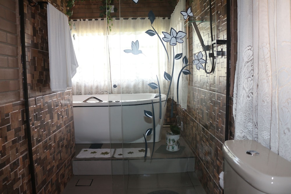 pousada groms village