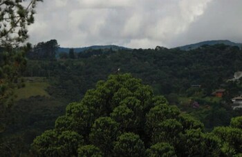 pousada groms village