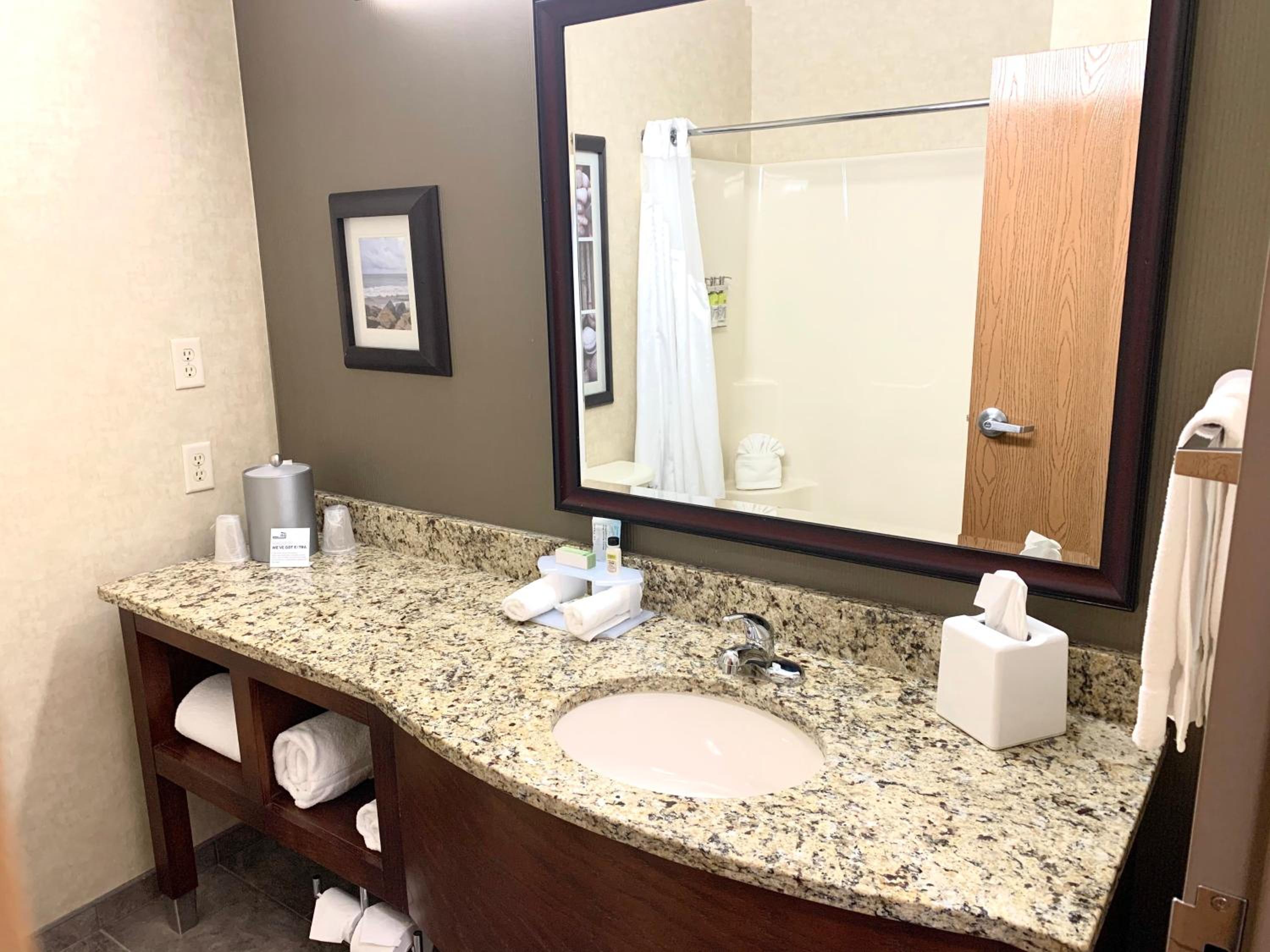 holiday inn express holland by ihg