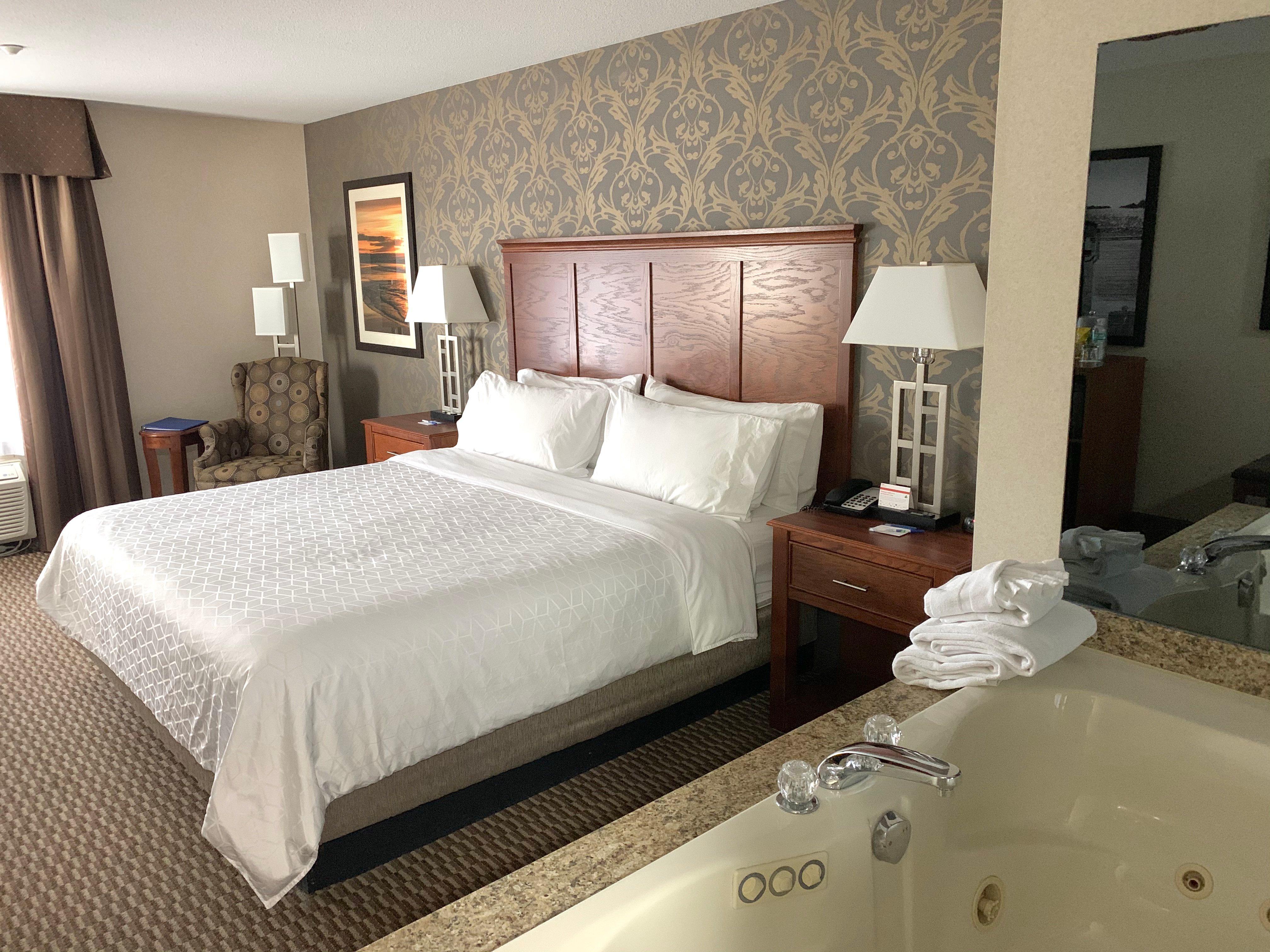 holiday inn express holland by ihg