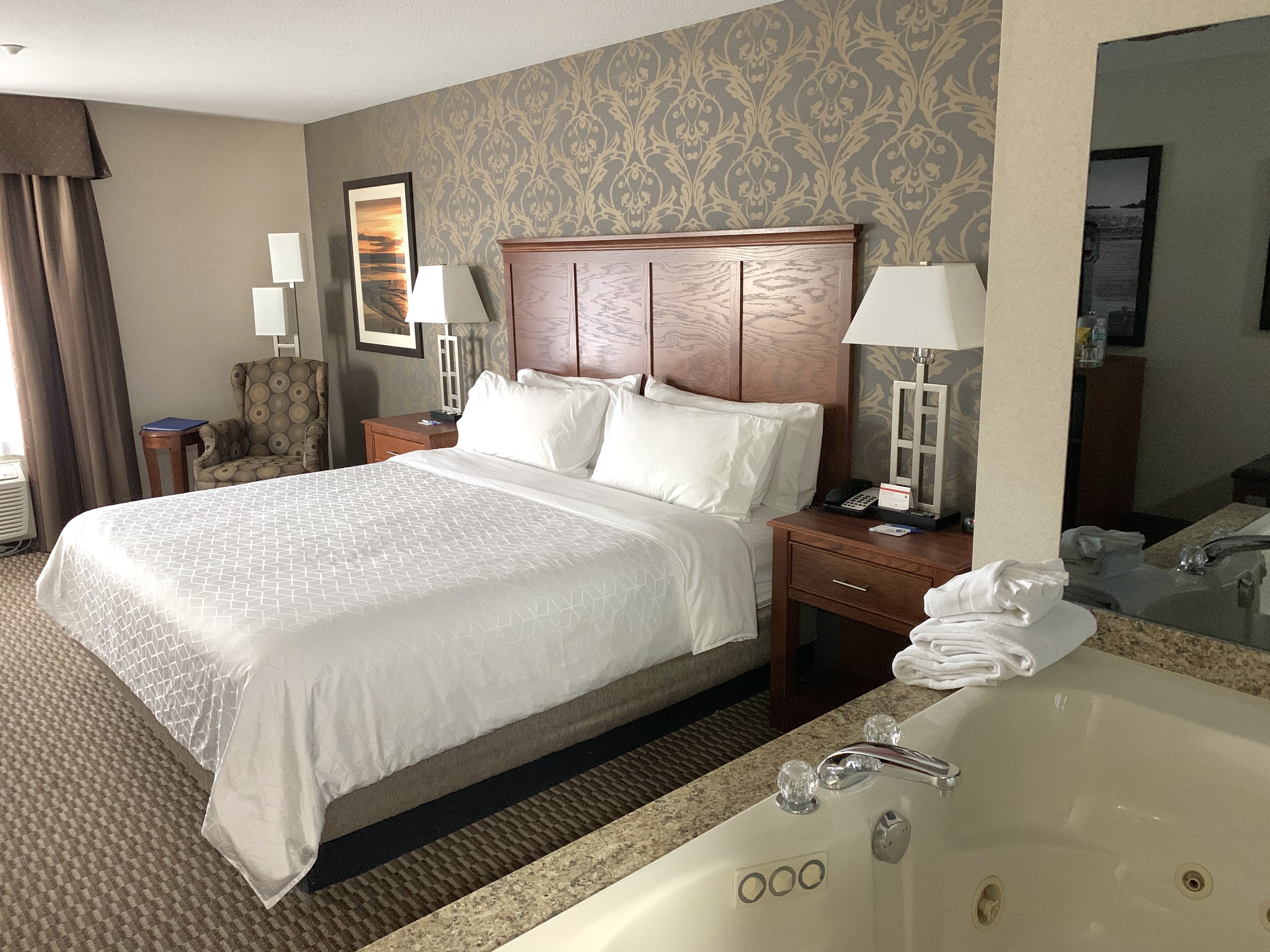 holiday inn express holland by ihg