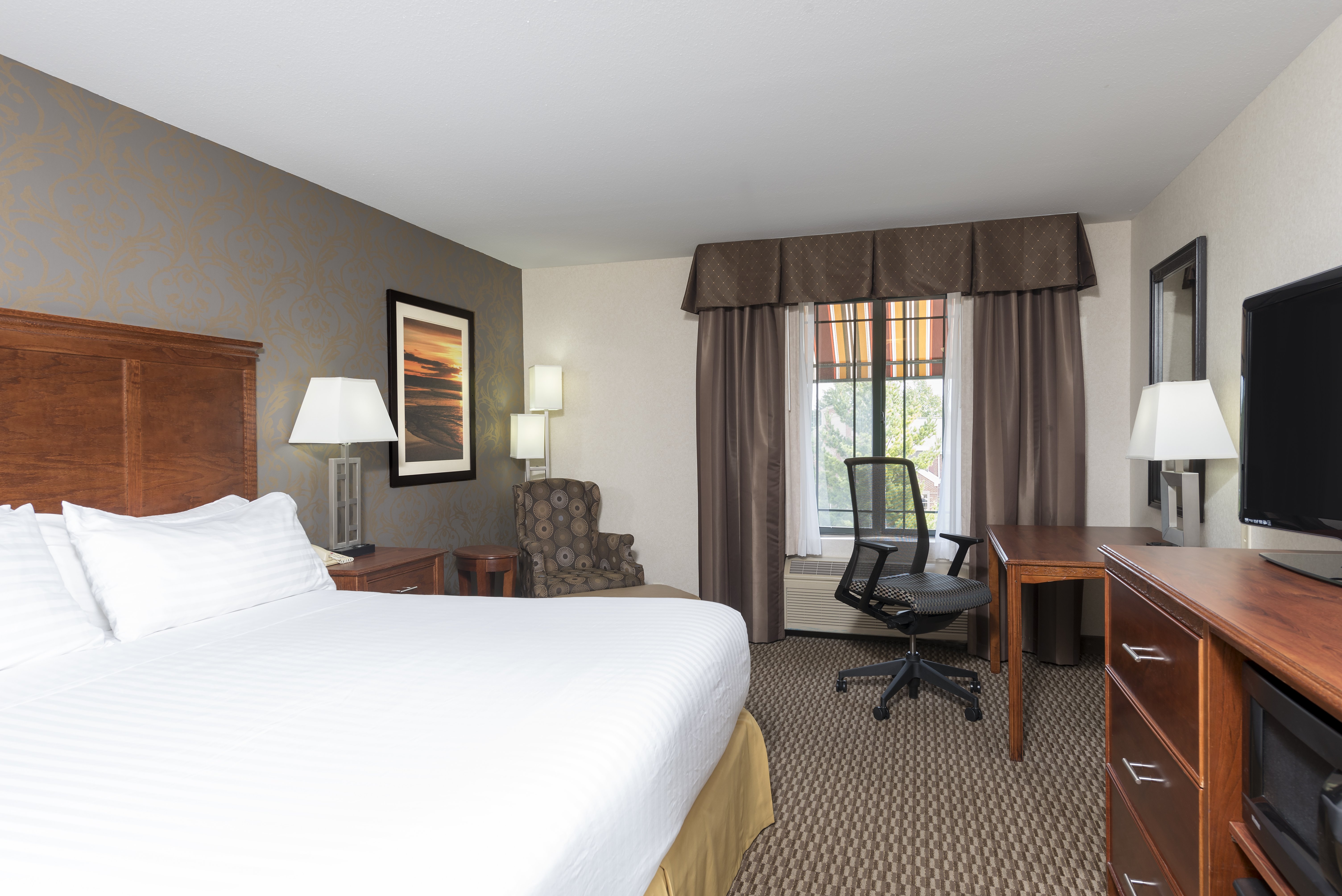 holiday inn express holland by ihg