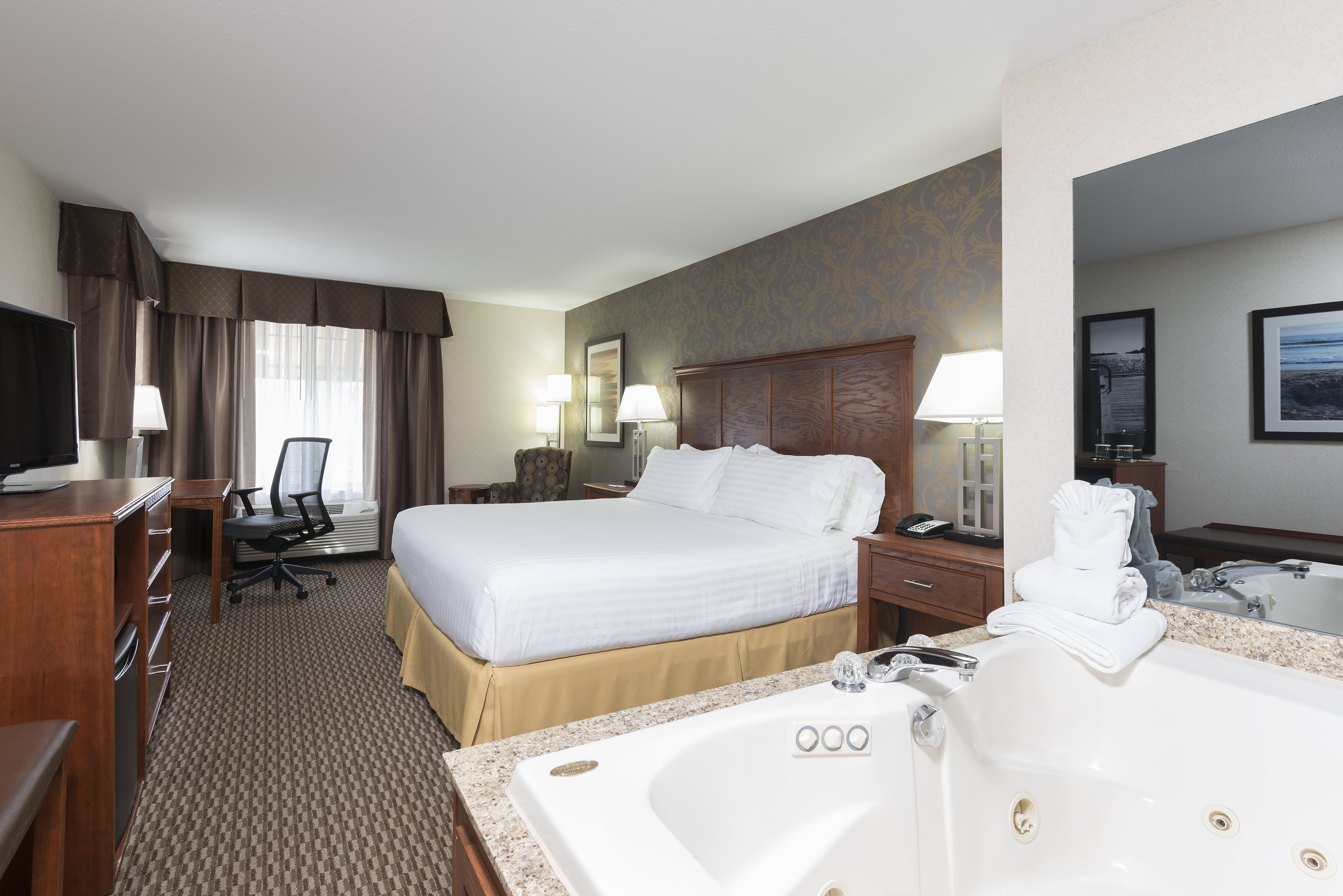 holiday inn express holland by ihg