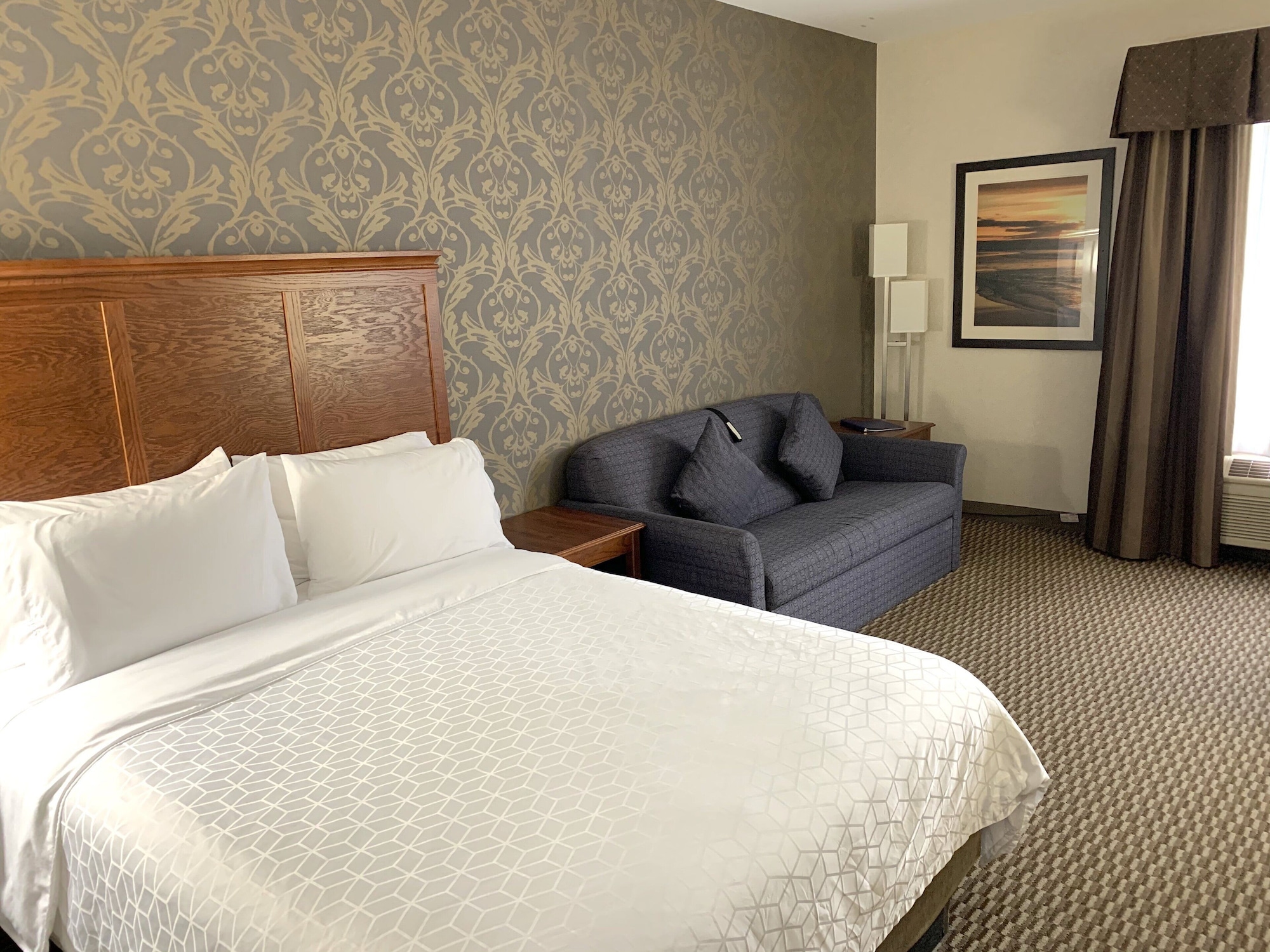 holiday inn express holland by ihg
