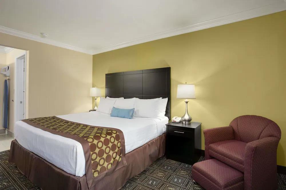 solara inn and suites