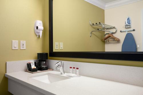 solara inn and suites