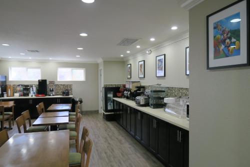 solara inn and suites