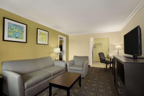 solara inn and suites