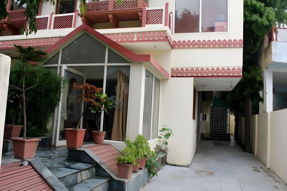 hotel singhasan house