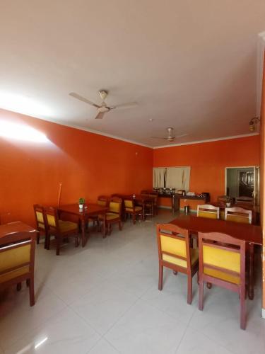 hotel singhasan house