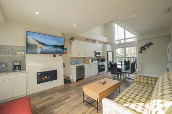 skyline50 mv townhouse ac pool hot tub