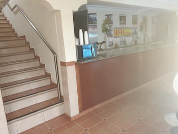 express inn panama international airport hostel