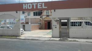 express inn panama international airport hostel