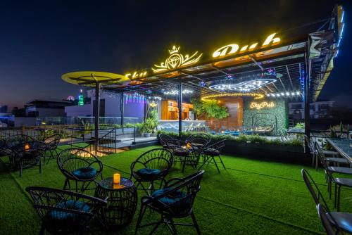 diamond luxury hotel