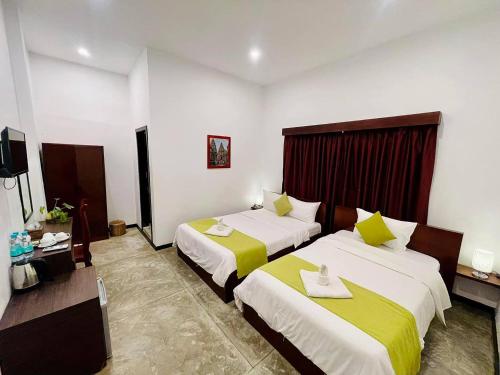 chhouy vathna angkor boutique