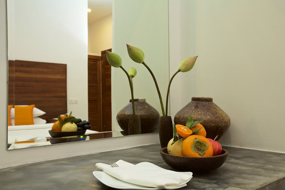 chhouy vathna angkor boutique