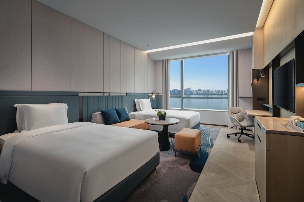 crowne plaza hangzhou riverside an ihg hotel