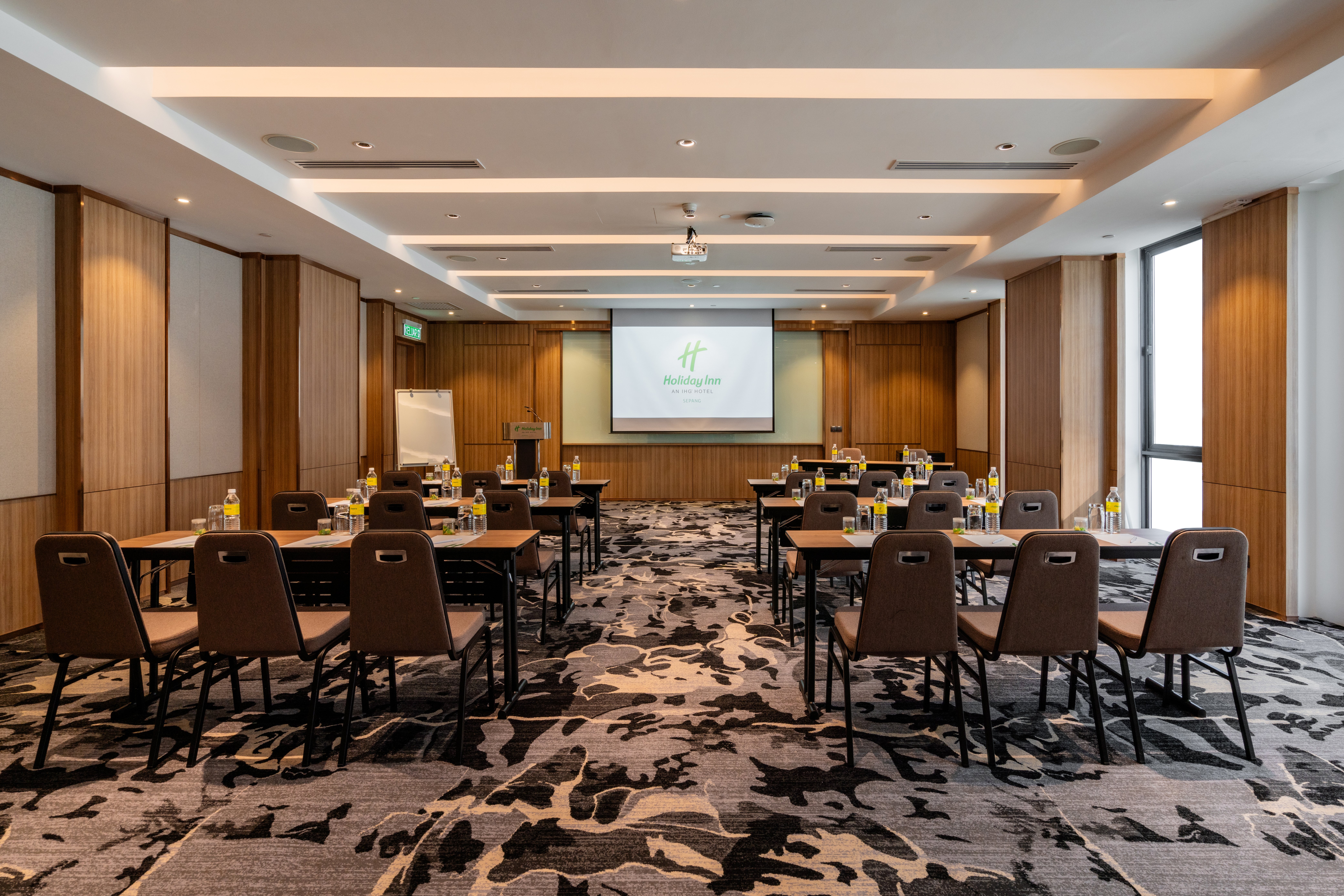 holiday inn sepang airport an ihg hotel