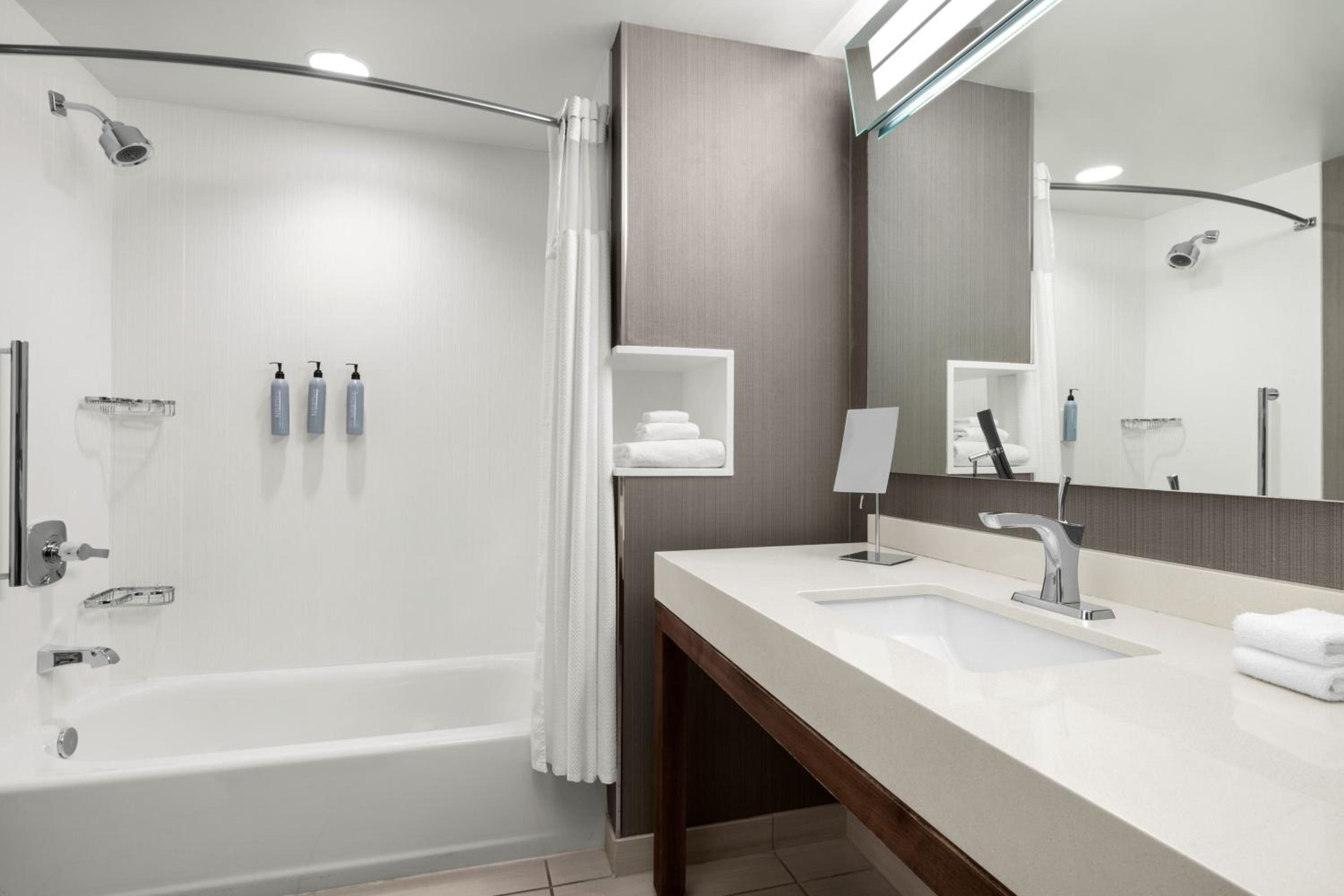 hampton by hilton amsterdam airport schiphol