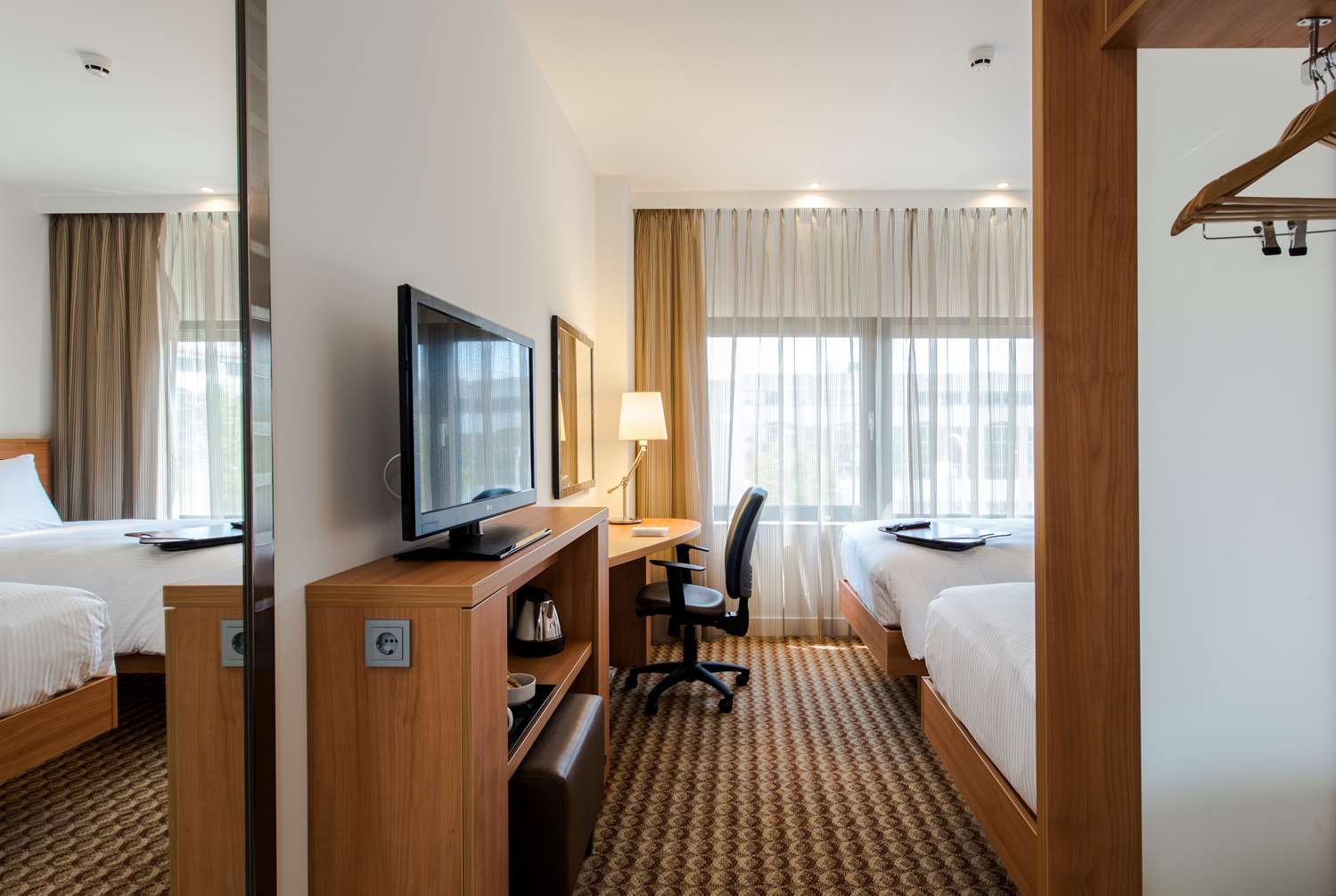 hampton by hilton amsterdam airport schiphol
