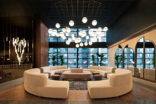 the honeyrose hotel montreal a tribute portfolio hotel