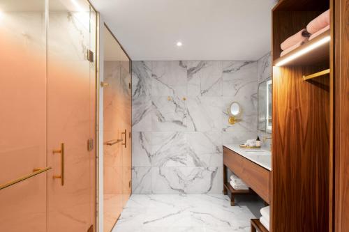 the honeyrose hotel montreal a tribute portfolio hotel