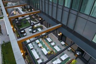 the honeyrose hotel montreal a tribute portfolio hotel