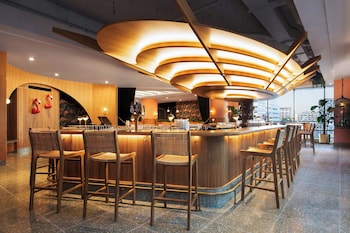 the honeyrose hotel montreal a tribute portfolio hotel