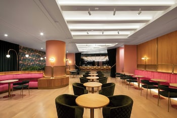 the honeyrose hotel montreal a tribute portfolio hotel