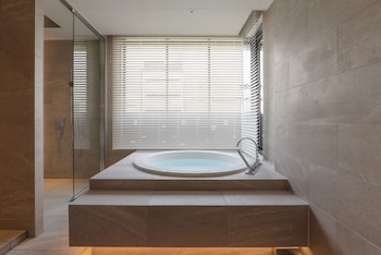 the skm tokyo hotelanddining